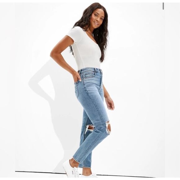 American Eagle Mom Jean Ripped Knees Distressed Denim High Rise Size 2 Blue - Picture 2 of 16